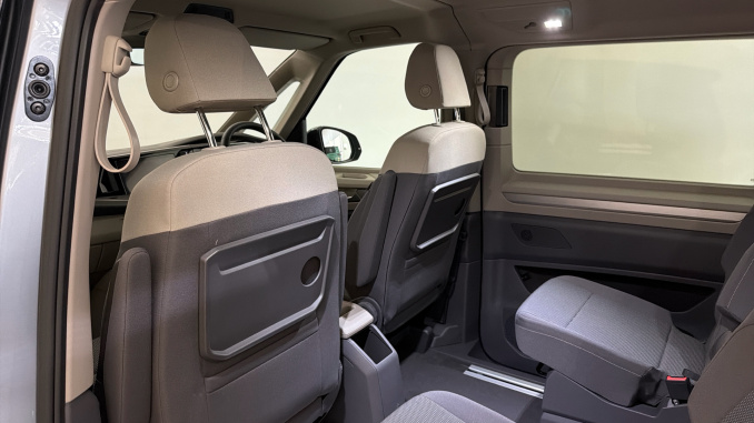 Volkswagen Multivan 1.5 TSI eHybrid Life 5dr 4MOTION DSG Estate - Image 16